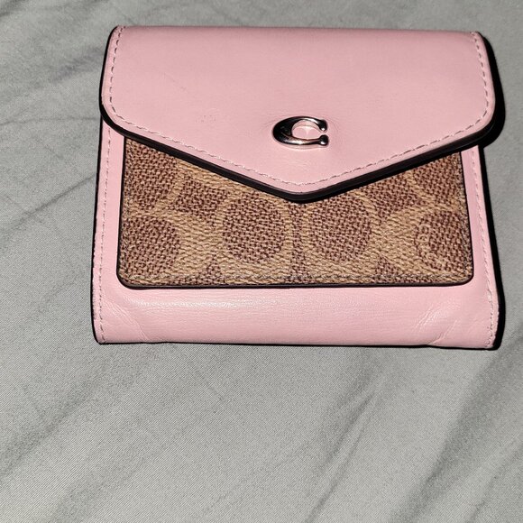 Limited edition pink coach wallet - Picture 1 of 3